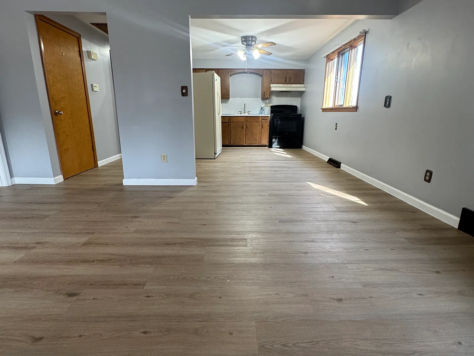 2 bed, 900 sqft, $1,300 — Photo 3