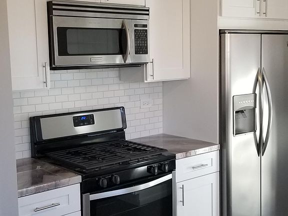5th image of 15047 Blackstone Ave