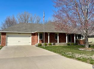 5600 SW West Dr, Topeka, KS 66606