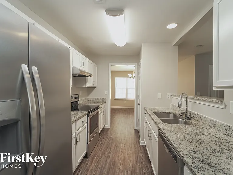 7008 Hidden Creek Dr — Photo 6
