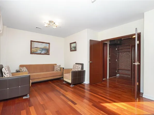 2874 Brighton 3rd Street image 11 of 32