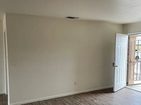 3rd image of 73556 Sunnyslope Dr APT D