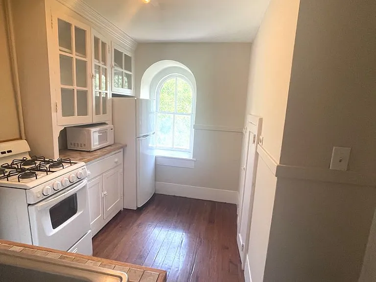 103 E Jones St #1 — Photo 7