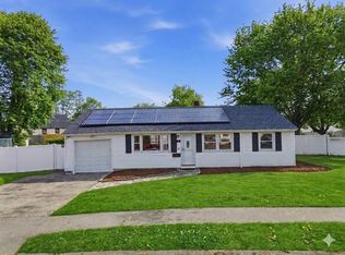 34 Beaconsfield St, Lawrence, MA 01843