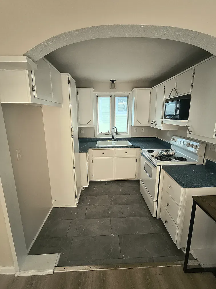 Simard Apartments — Photo 1