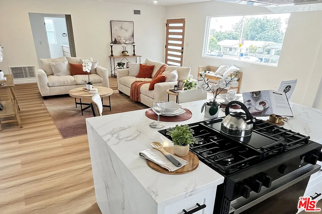 1 bed, 1.0 bath, 500 sqft, $1,500 — Photo 3