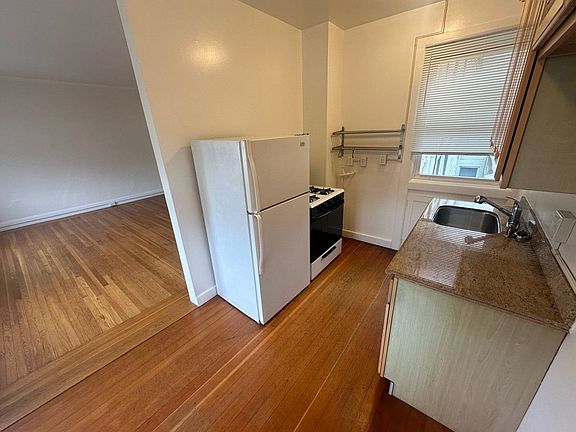 5th image of 3983 17th St APT 4