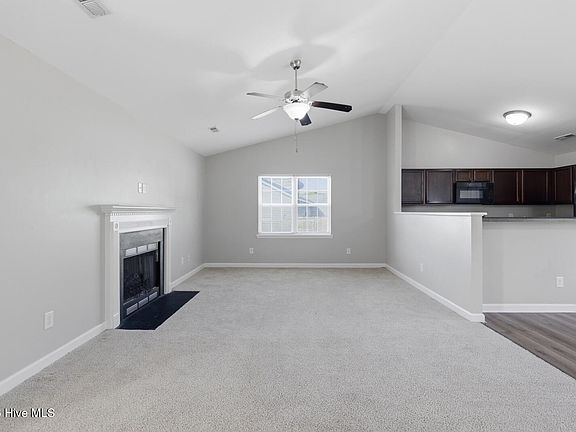 5th image of 111 Woodbury Farm Dr