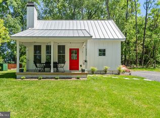 9233 Patrick St, Upperville, VA 20184