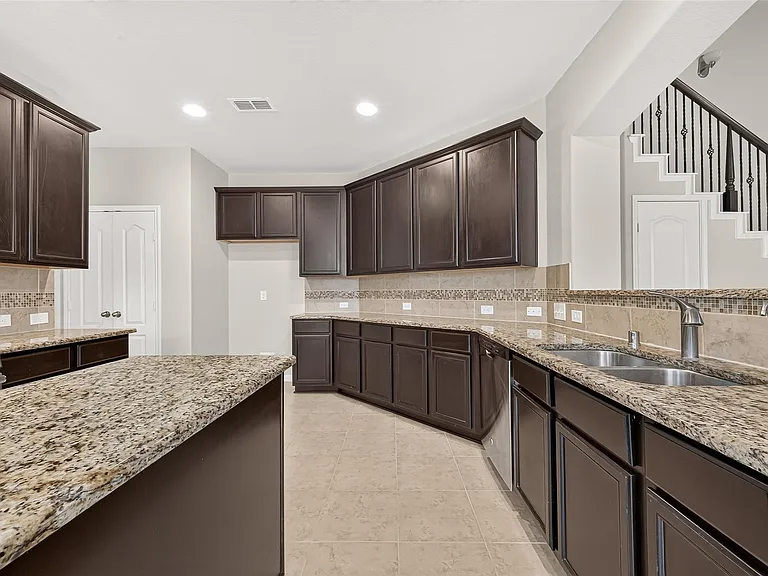 10031 Esslemont Ct — Photo 16