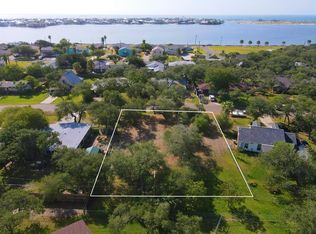 1703 Picton Ln, Rockport, TX 78382