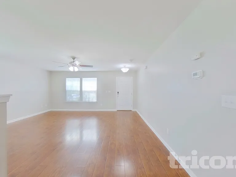 501 Sawtooth Oak Dr — Photo 3