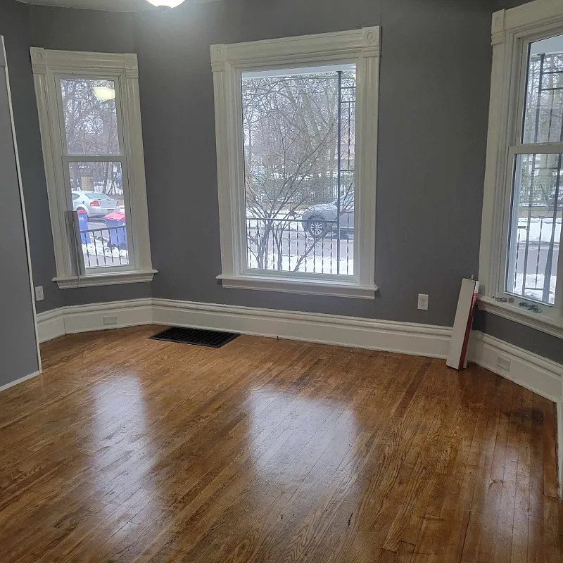Newly renovated in 2024. Close proximity to schools, restaurants and colleges — Photo 4
