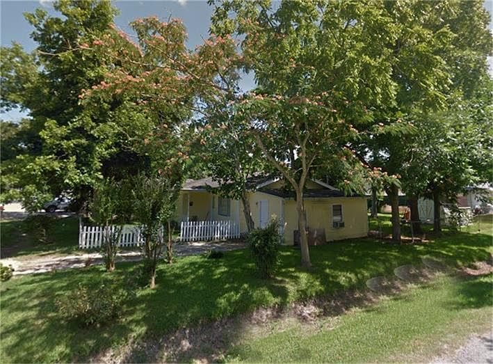 1st image of 615 Cedar Ave
