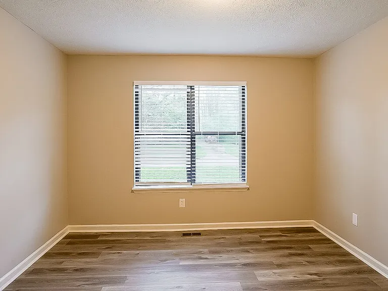 6826 Creekwood Dr — Photo 15