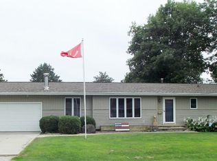 106 Sunnyside Dr, Montezuma, IA 50171