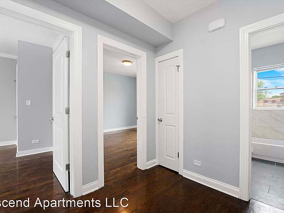 2nd image of 804 S 15th Ave APT 3R