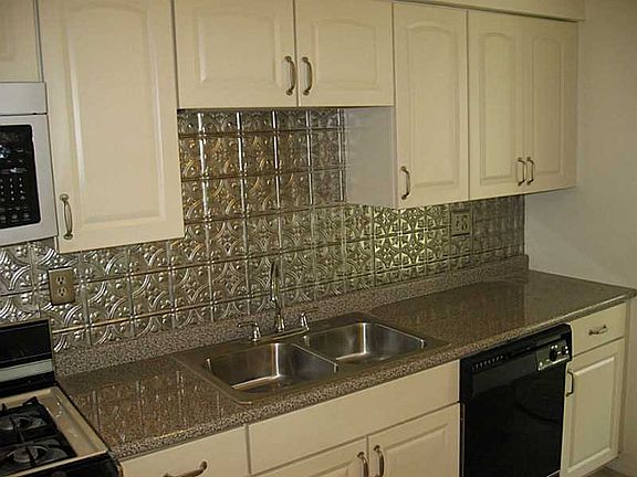 3rd image of 203 Woodhaven Dr
