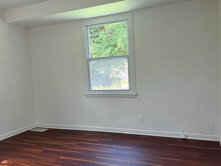 407 W 30th Ave — Photo 12