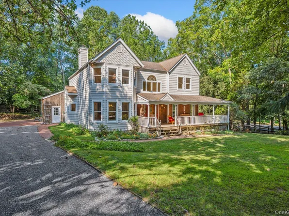 136 Private Road, Shoreham, NY 11786