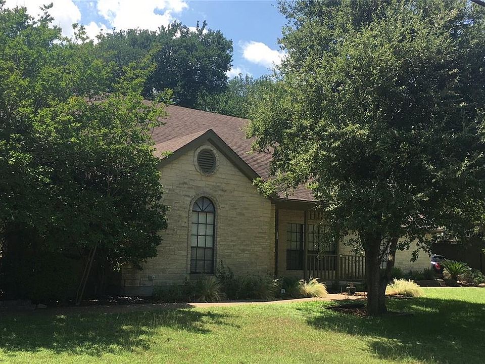 1st image of 806 Kemp Hills Dr