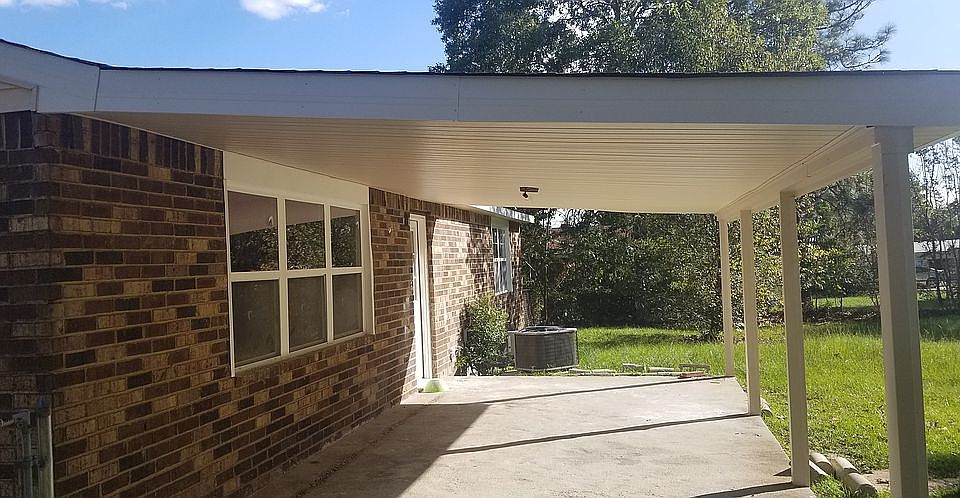 2nd image of 3703 Hickory Cove Rd