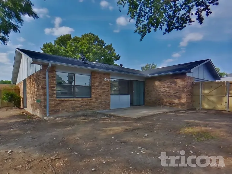 414 Hemlock Dr — Photo 15