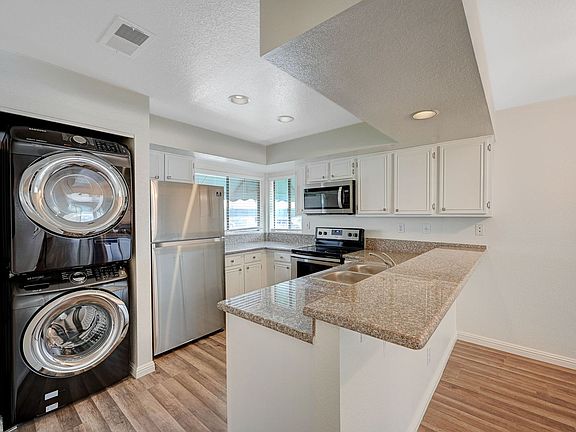 5th image of 4420 Woodpine Dr Unit 102
