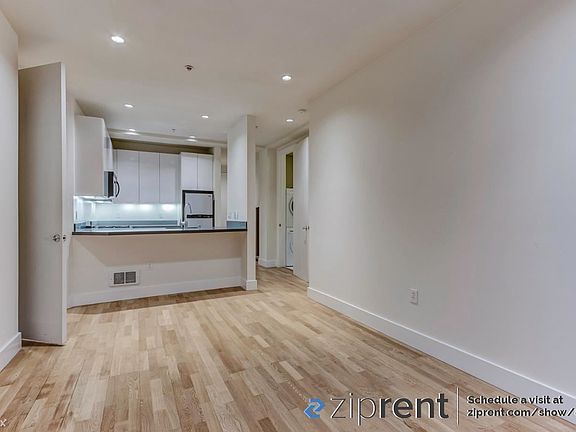 2nd image of 901 Bush St APT 102
