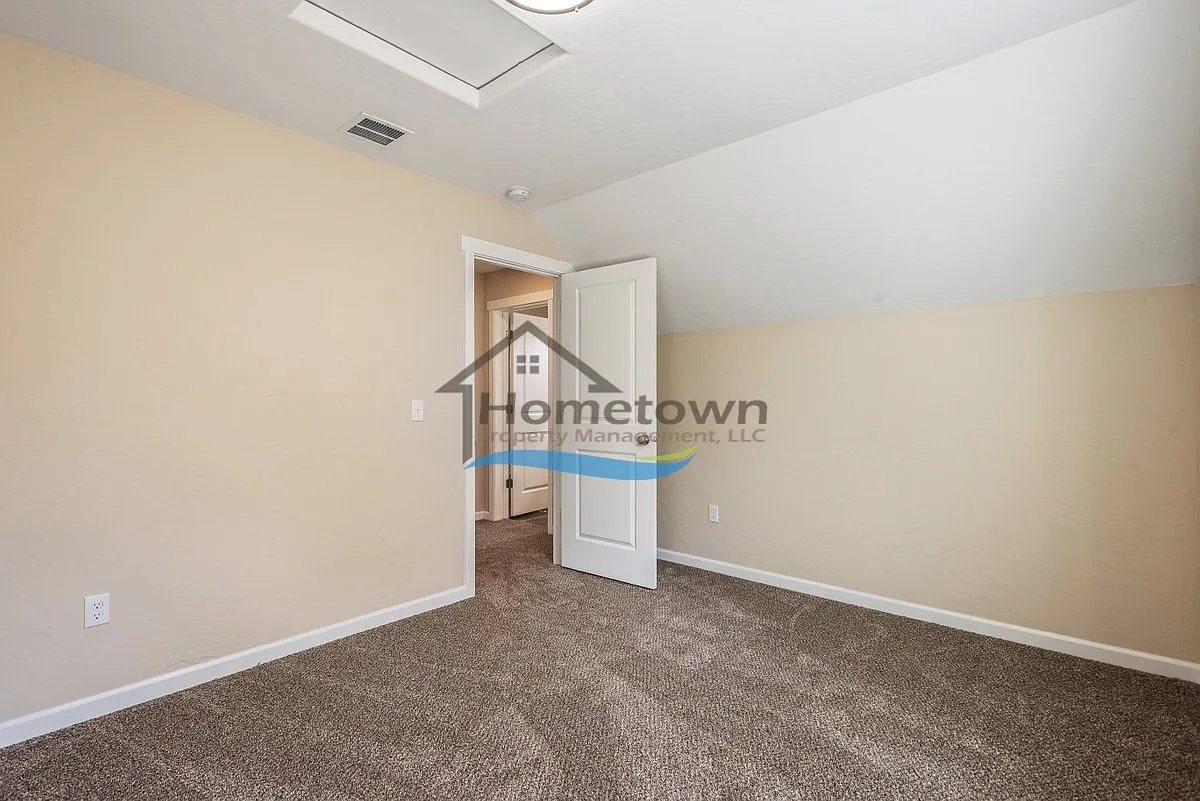 2 bed, 1.5 bath, 972 sqft, $1,875 — Photo 4