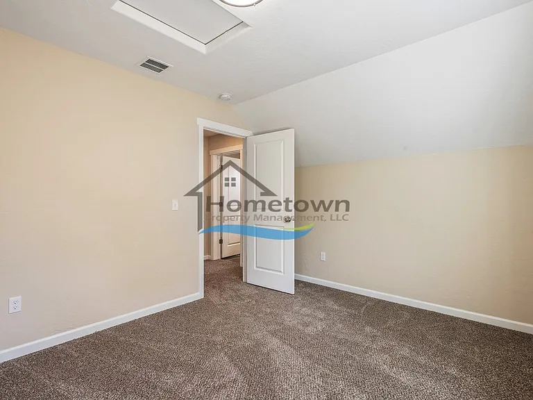 705 E Alaina Ave — Photo 4