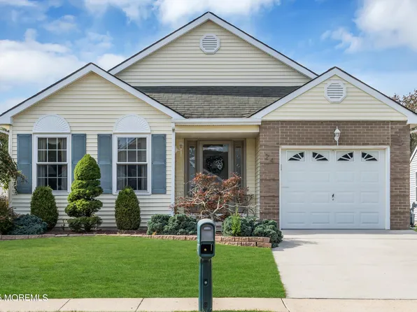 24 Lambert Way, Toms River, NJ 08757