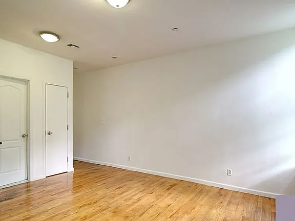 3rd image of 36 Cooper St APT 1B