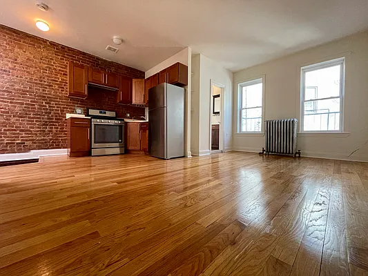 Rented by Building Equity Real Estate LLC | media 10