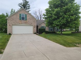4019 S Stonebridge Ct, New Palestine, IN 46163