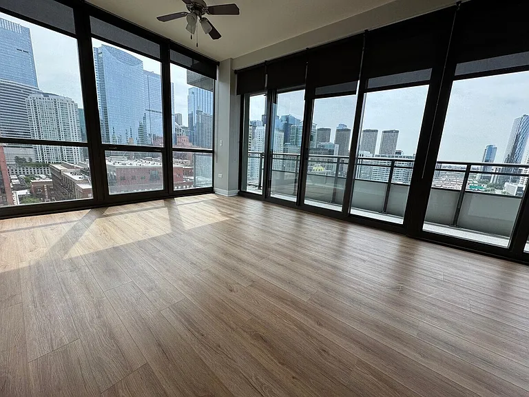 647 W Wayman St — Photo 13