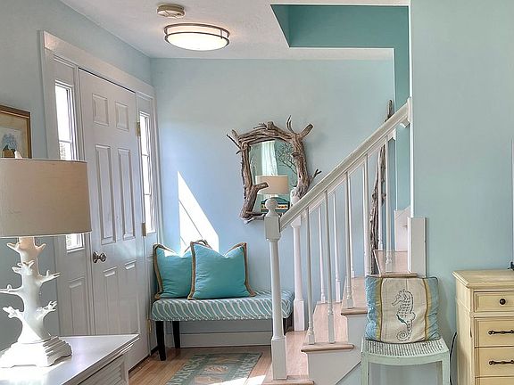 Bright open entry