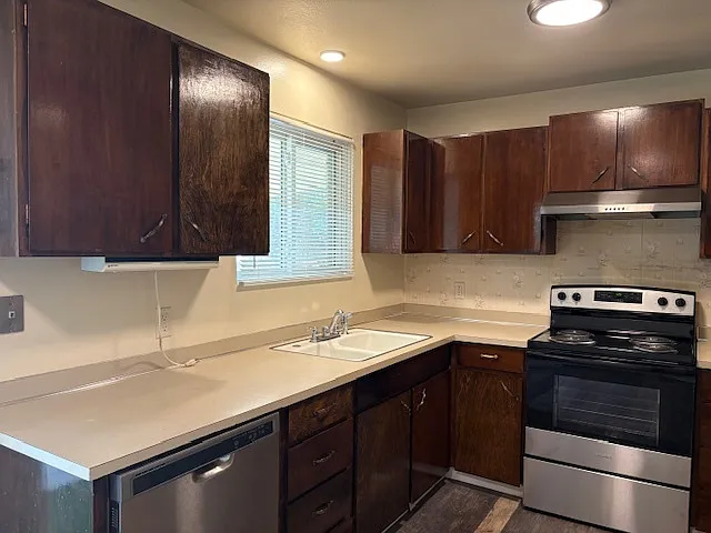 126 Saranac Dr — Photo 13