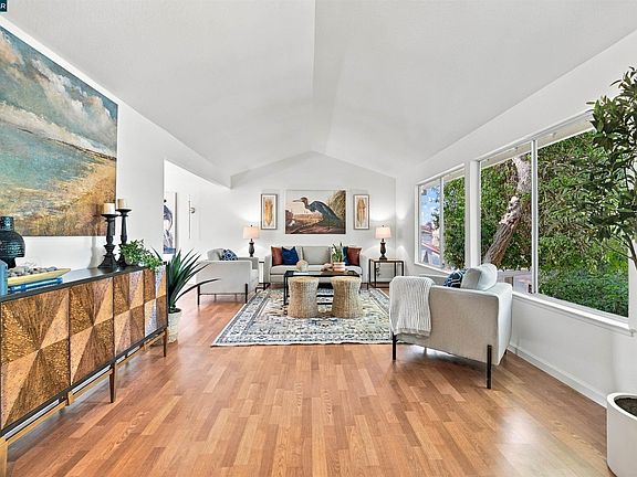 4th image of 5378 Meadow Wood Pl