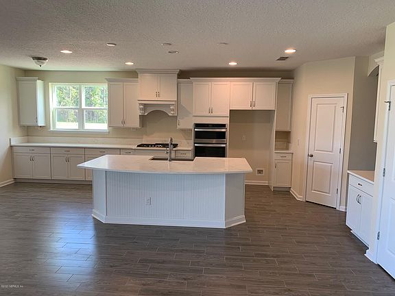 4th image of 933 Laurel Valley Dr