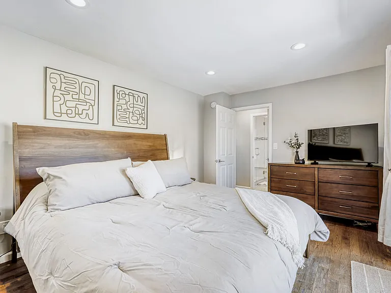 2360 S Emerson St — Photo 12