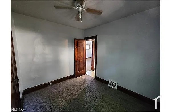 Building Photo - 11010 Nelson Ave #1