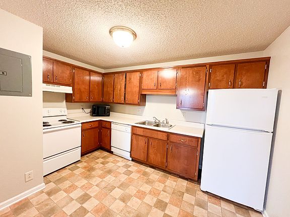 5th image of 2862 Cobalt Dr APT F
