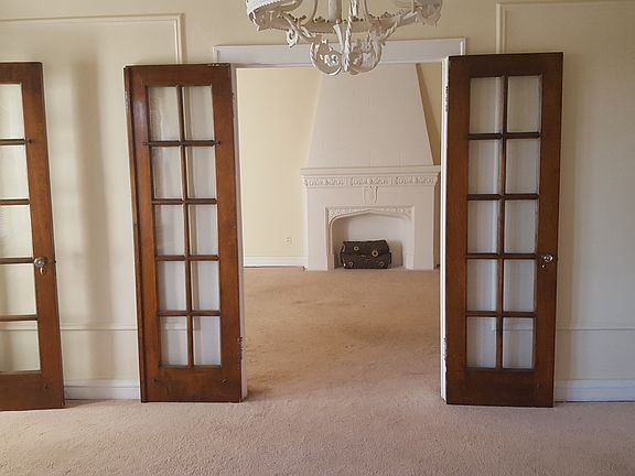 4th image of 7839 S Paxton Ave #3