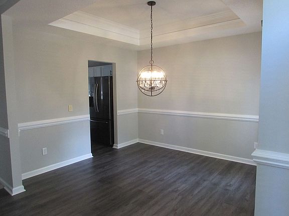 4th image of 105 Walmsley Pl