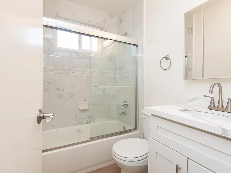 1906 S Shenandoah St #10 — Photo 14