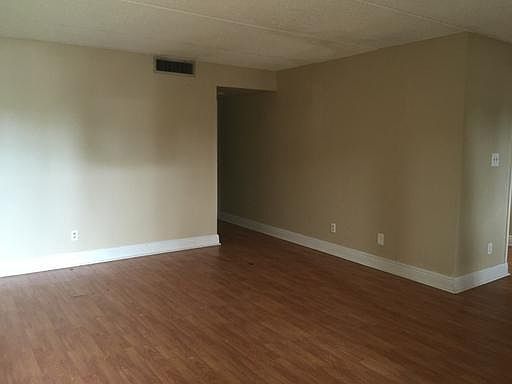 2nd image of 107 Meadows Cir