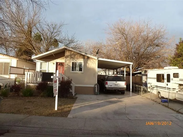 202 Doolittle Dr photo 1