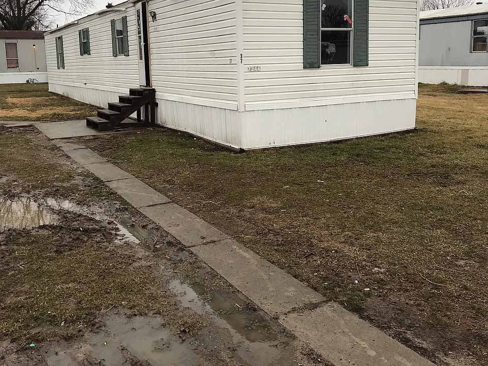 204 E Hegeler Ln #37