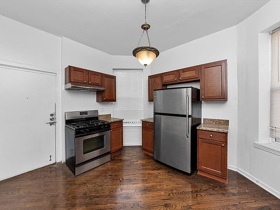 4th image of 2912 S Wentworth Ave APT 3R